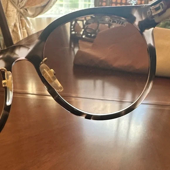 Gucci Black and Brown tourtoise shell frame Women's Sunglasses, authentic - Picture 14 of 14